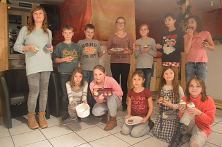 Foto vom Pl&auml;tzchenbacken der Kids